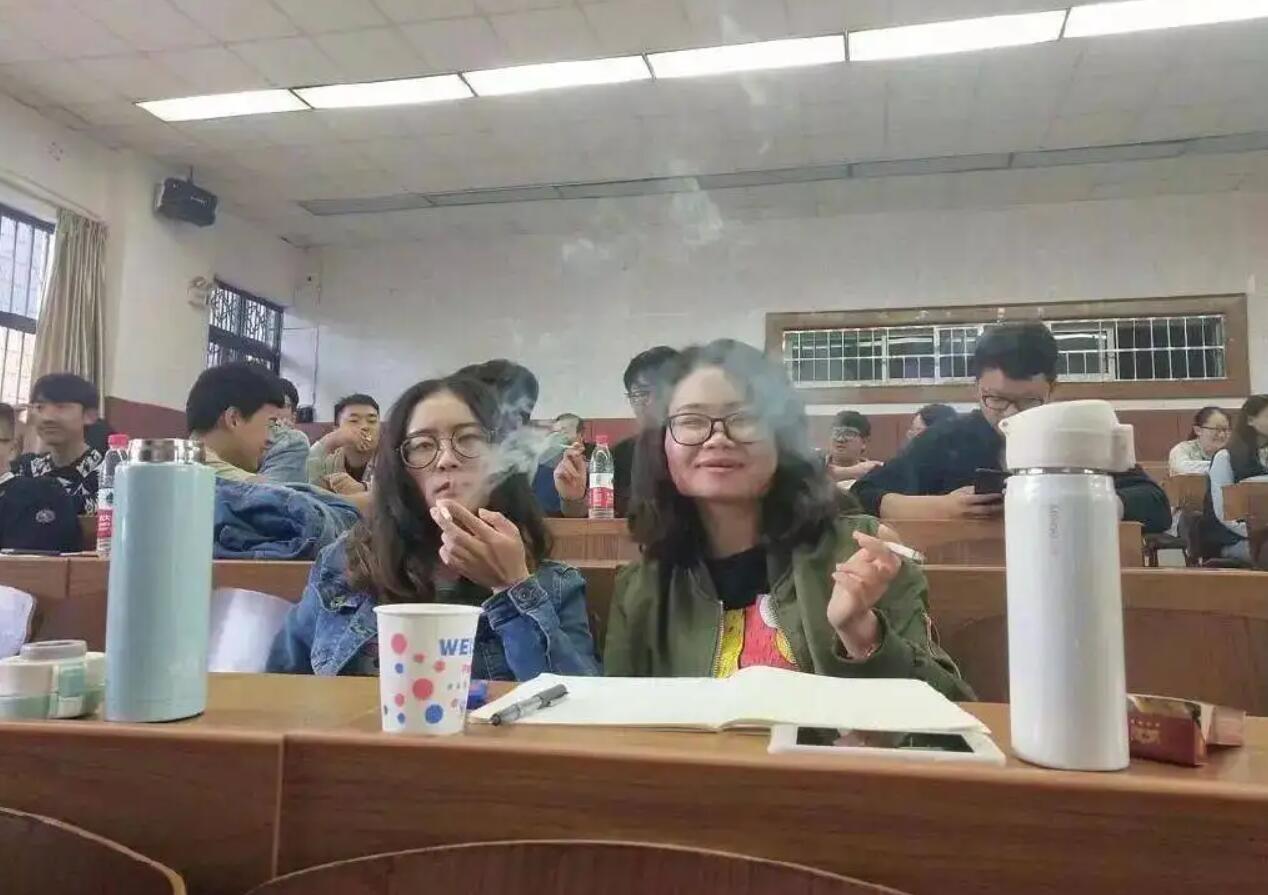 学生抽烟被抓检讨.jpg